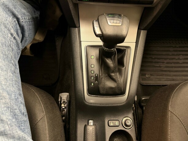 skoda-octavia-diesel-2010-big-24