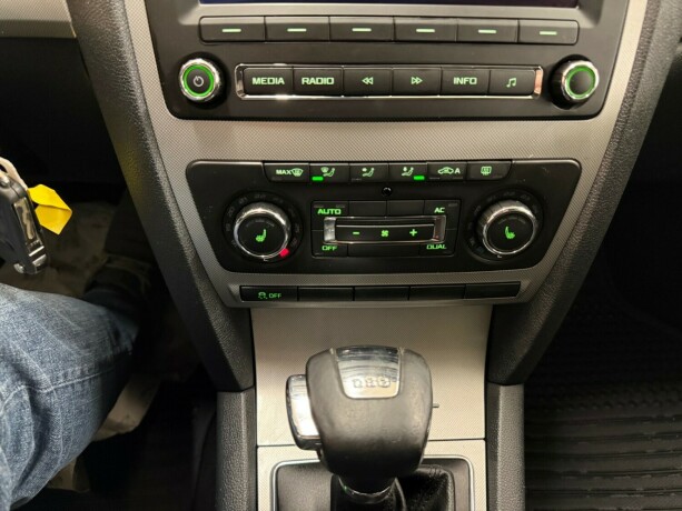 skoda-octavia-diesel-2010-big-21