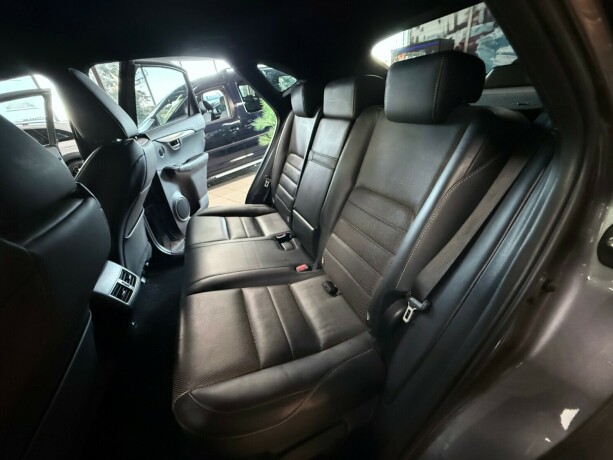 lexus-nx-300h-bensin-2015-big-39