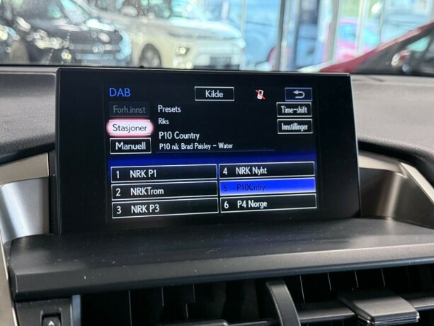 lexus-nx-300h-bensin-2015-big-31