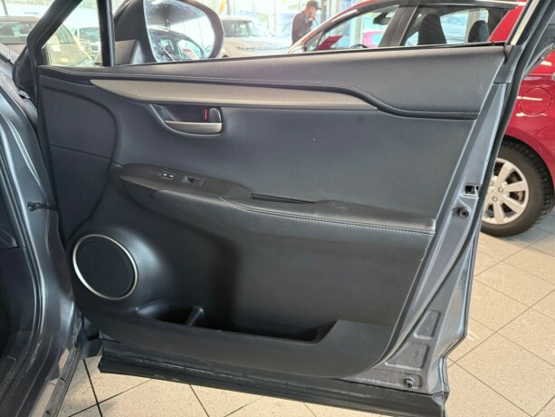 lexus-nx-300h-bensin-2015-big-33