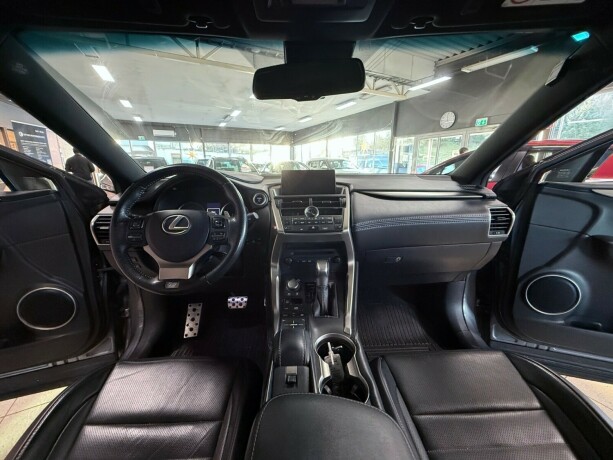 lexus-nx-300h-bensin-2015-big-14