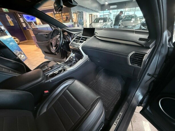 lexus-nx-300h-bensin-2015-big-36