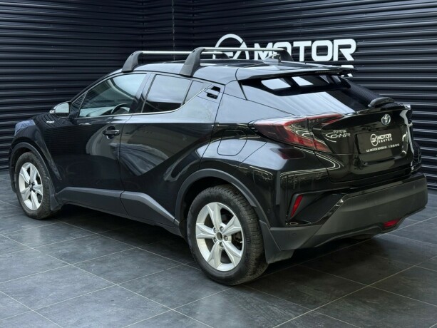 toyota-c-hr-elektrisitetbensin-2018-big-1