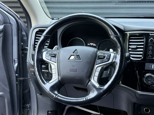 mitsubishi-outlander-elektrisitetbensin-2016-big-12