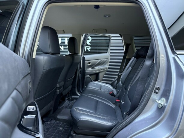 mitsubishi-outlander-elektrisitetbensin-2016-big-27