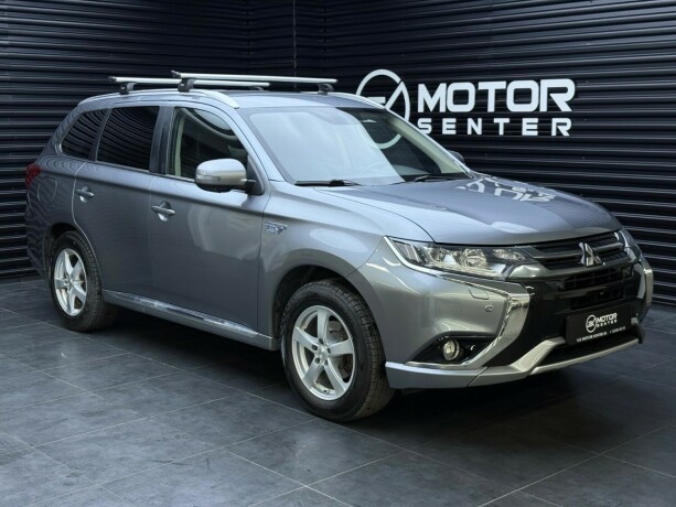 mitsubishi-outlander-elektrisitetbensin-2016-big-0