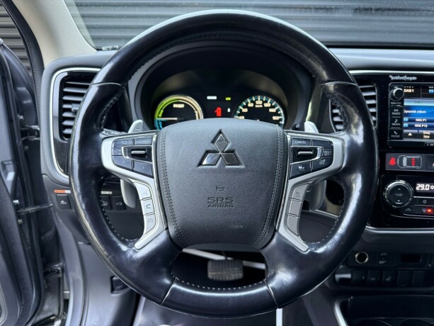 mitsubishi-outlander-elektrisitetbensin-2016-big-13