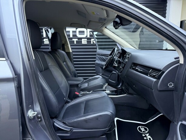 mitsubishi-outlander-elektrisitetbensin-2016-big-26