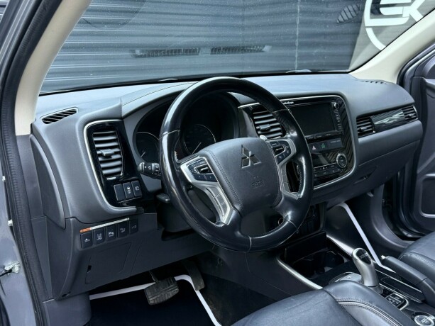 mitsubishi-outlander-elektrisitetbensin-2016-big-10