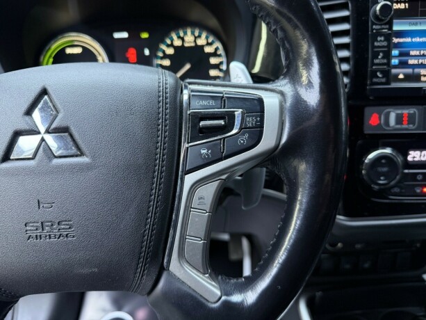 mitsubishi-outlander-elektrisitetbensin-2016-big-15