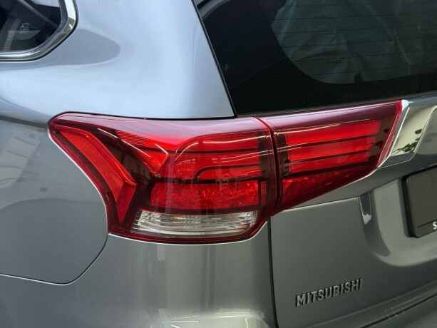 mitsubishi-outlander-elektrisitetbensin-2016-big-6