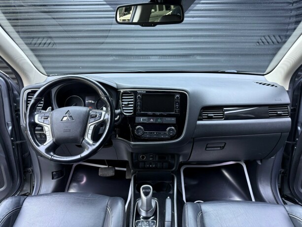 mitsubishi-outlander-elektrisitetbensin-2016-big-9