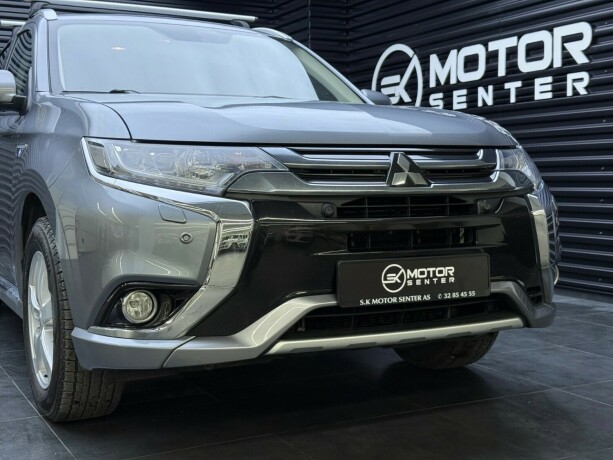 mitsubishi-outlander-elektrisitetbensin-2016-big-3