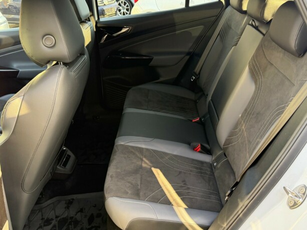 volkswagen-id4-elektrisitet-2023-big-10