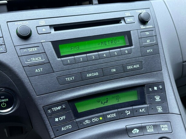 toyota-prius-elektrisitetbensin-2012-big-16