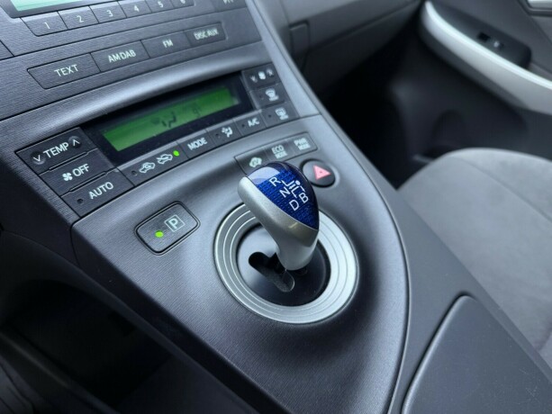 toyota-prius-elektrisitetbensin-2012-big-17