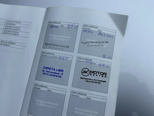 toyota-prius-elektrisitetbensin-2012-big-25