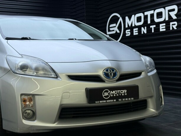 toyota-prius-elektrisitetbensin-2012-big-3