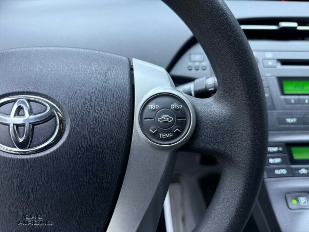 toyota-prius-elektrisitetbensin-2012-big-14