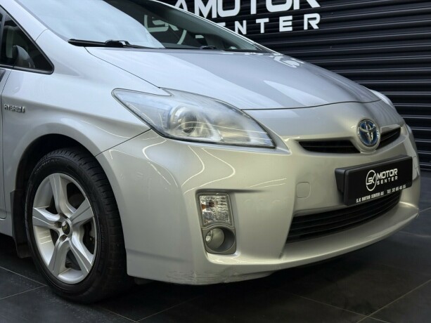 toyota-prius-elektrisitetbensin-2012-big-2