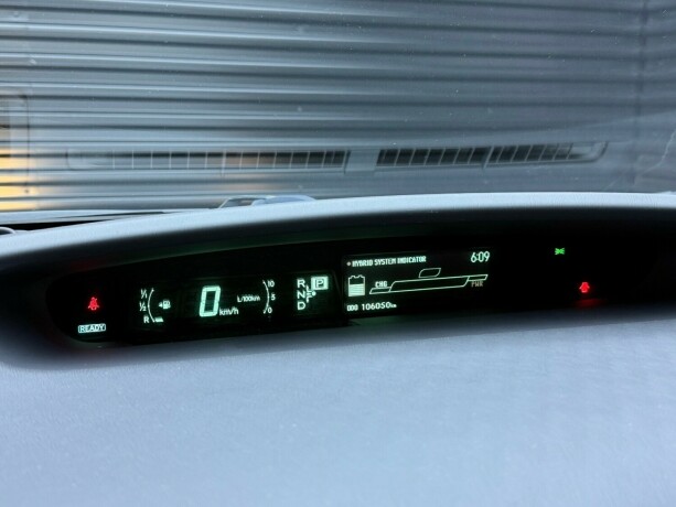 toyota-prius-elektrisitetbensin-2012-big-15