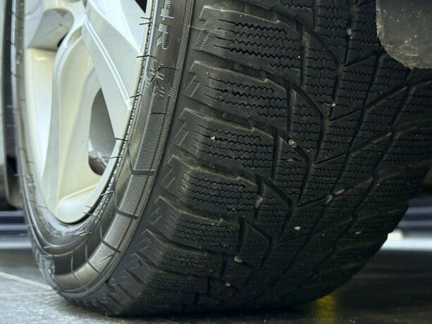 toyota-prius-elektrisitetbensin-2012-big-7