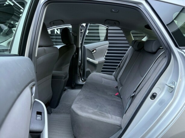 toyota-prius-elektrisitetbensin-2012-big-20