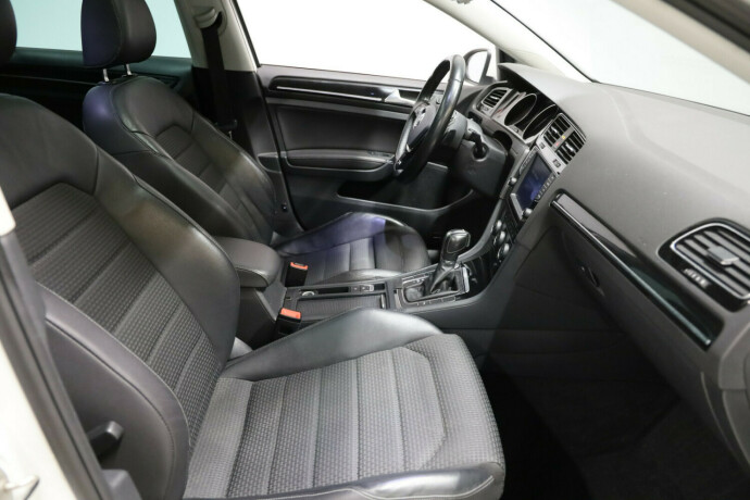 volkswagen-golf-bensin-2013-big-10