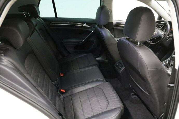 volkswagen-golf-bensin-2013-big-11