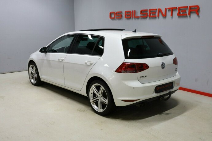 volkswagen-golf-bensin-2013-big-4
