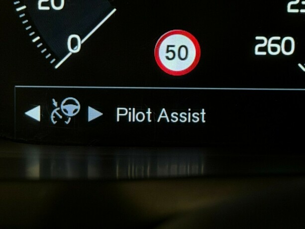 volvo-xc-90-elektrisitetbensin-2018-big-23