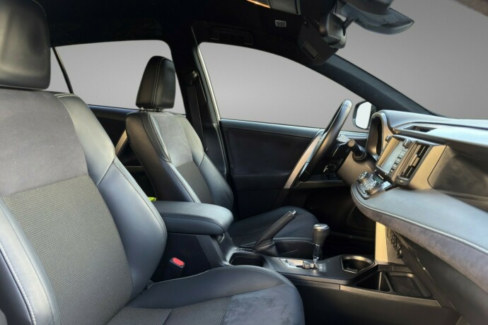 toyota-rav4-bensin-2016-big-11