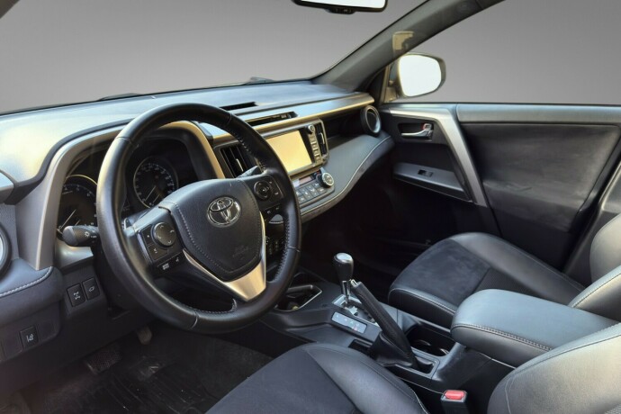 toyota-rav4-bensin-2016-big-8