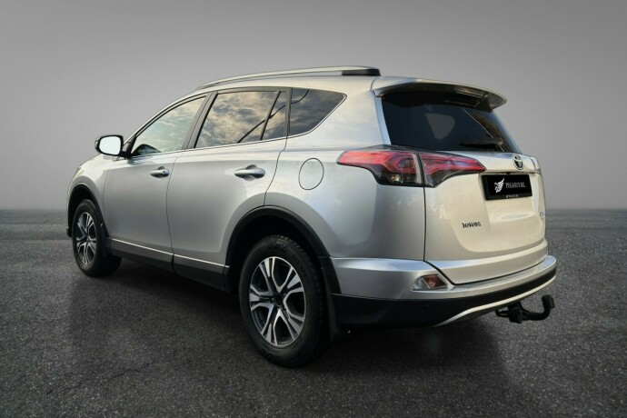 toyota-rav4-bensin-2016-big-6