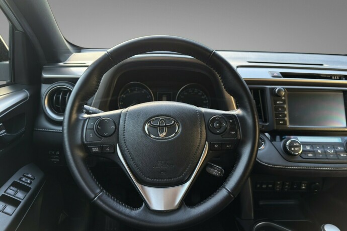 toyota-rav4-bensin-2016-big-10