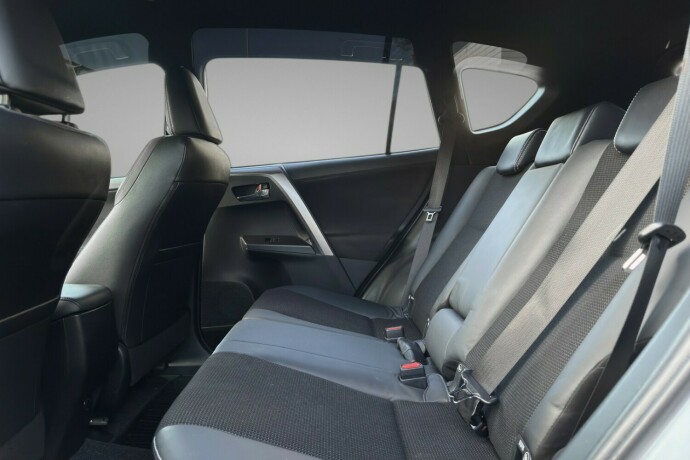 toyota-rav4-bensin-2016-big-12