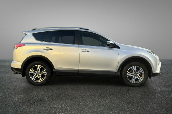 toyota-rav4-bensin-2016-big-3