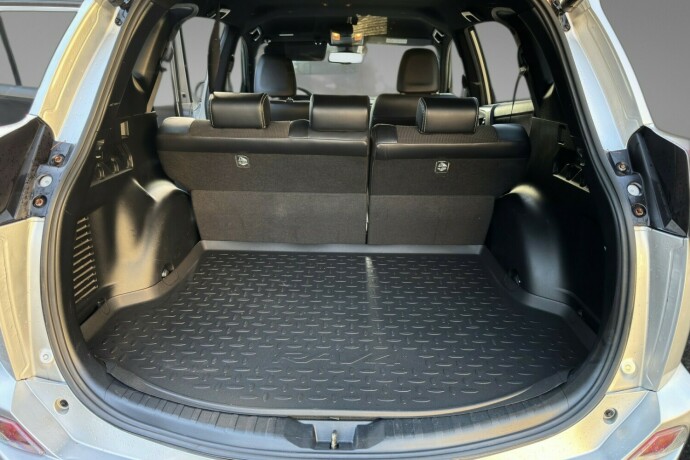 toyota-rav4-bensin-2016-big-13