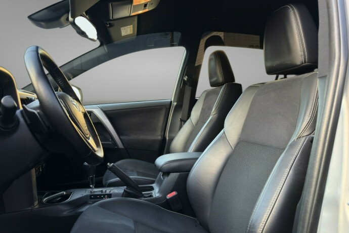 toyota-rav4-bensin-2016-big-7