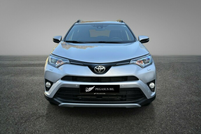 toyota-rav4-bensin-2016-big-1