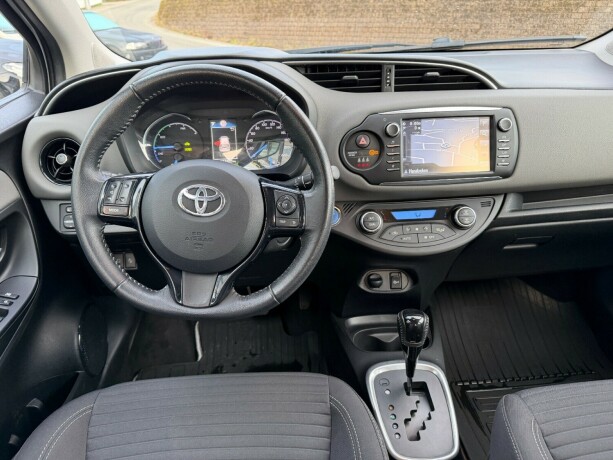 toyota-yaris-elektrisitetbensin-2018-big-4