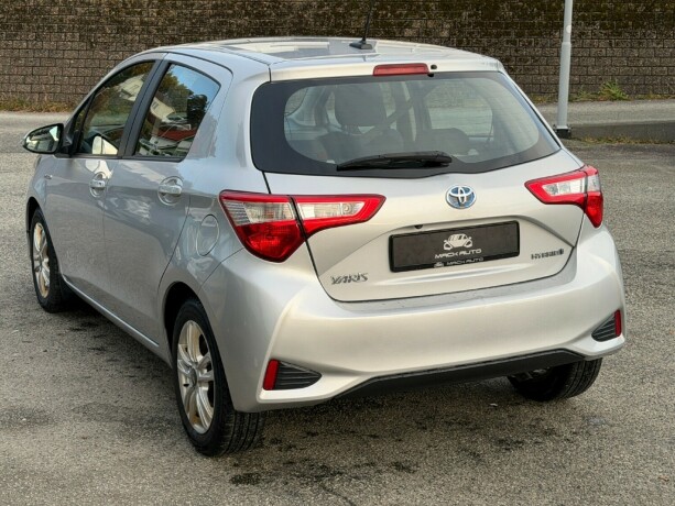 toyota-yaris-elektrisitetbensin-2018-big-2