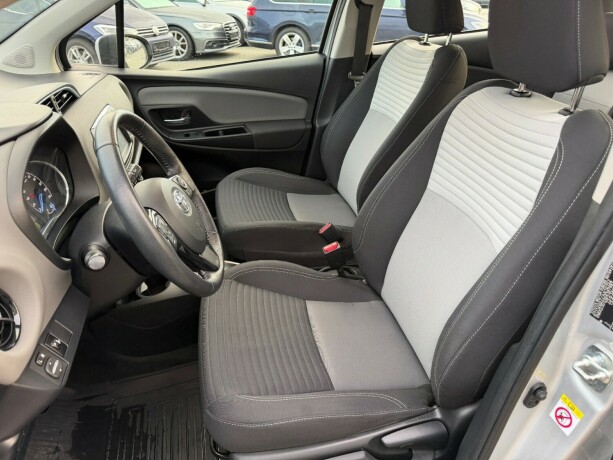 toyota-yaris-elektrisitetbensin-2018-big-8