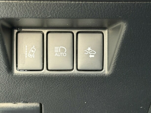 toyota-yaris-elektrisitetbensin-2018-big-12