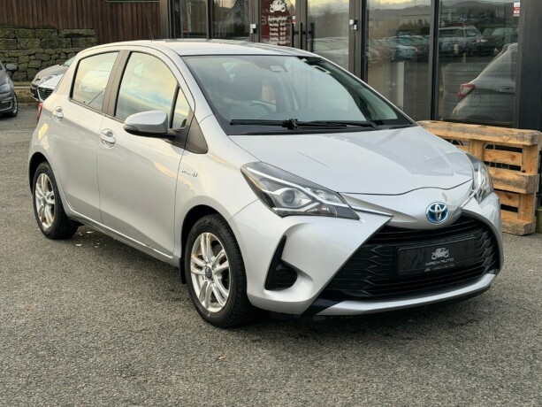 toyota-yaris-elektrisitetbensin-2018-big-0