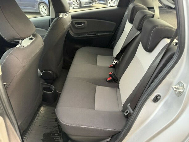 toyota-yaris-elektrisitetbensin-2018-big-9