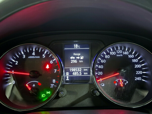 nissan-qashqai-2-bensin-2013-big-13