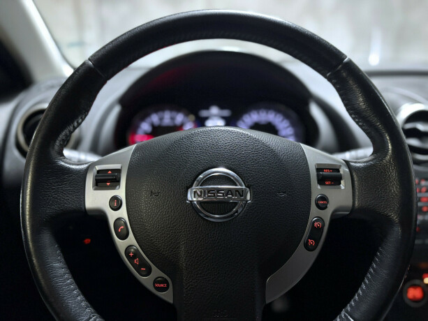 nissan-qashqai-2-bensin-2013-big-12