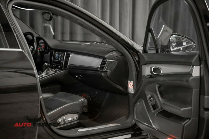 porsche-panamera-bensin-2010-big-24